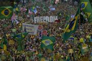 Miles de seguidores de Bolsonaro salen a las calles antes del veredicto