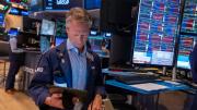 Lunes en rojo: caen las acciones argentinas en Wall Street y el riesgo país llega a los 1000 puntos
