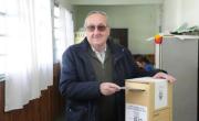 El intendente Lunghi votó en Tandil y llamó a ejercer la democracia en paz