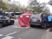 Un hombre murió mientras manejaba por la Av. 9 de Julio: Tuvo un fuerte dolor en el pecho y se descompensó