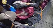 Impactante video: Mujer dio a luz en plena calle y lo que hizo con su bebé causó indignación en México