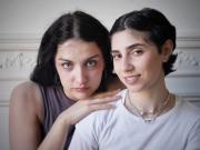 Miranda de la Serna y Zoe Hochbaum, las amigas que actuaron con Lali Espósito en un thriller sobre drogas