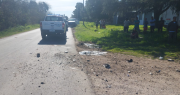 Una nueva víctima fatal en el tránsito de La Plata: un motociclista murió tras chocar contra un camión