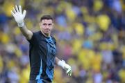 El “Dibu” Martínez salvó a Argentina dos veces antes de los 15 minutos