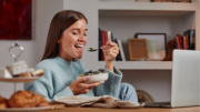 Escritora gourmet estadounidense revela el secreto del mejor desayuno: crocancia dorada para acompañar tus comidas