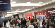 Caos en Aeroparque: miles de argentinos hacen filas eternas por la falla masiva en pasaportes