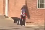 Compañeros de la nena que disparó en una escuela de Mendoza aseguran que el arma es de su papá policía