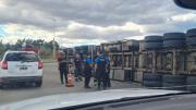 Vuelco de un camión provocó importantes demoras en ruta 3 y 26