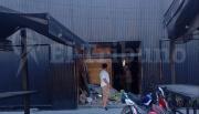 Un incendio causó alarma en Tres Cerritos: se prendió fuego un local en refacción