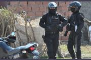 Un sujeto asfixió y arrojó al piso a una menor para robarle una gorra