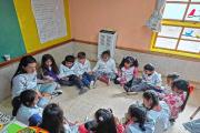 Rocío es maestra rural del paraje Lonco Luan: viaja todos los días a enseñar y contener