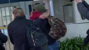 Así fue la llegada a Ezeiza de los argentinos deportados por Estados Unidos