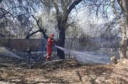 Bomberos alertan sobre quema ilegal de ramas secas en Tarija: “El riesgo de incendios es alto”
