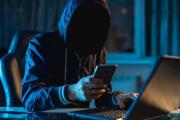 Detuvieron a un entrenador y al cliente de un gimnasio por pedirle fotos sexuales a una adolescente