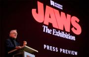 Spielberg abre la mayor exhibición de 'Jaws' y recuerda los sacrificios detrás del éxito