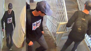 (VIDEO) Cacería para encontrar al hombre de las fotos: El FBI difundió un video e imágenes del presunto asesino de Charlie Kirk