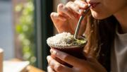 Ocho sorprendentes beneficios de tomar mate con coco todos los días