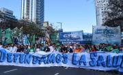 Con un llamado al país a unirse al reclamo, Garrahan y universidades marcharon contra los vetos