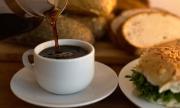 Con qué alimentos no deberíamos acompañar el café, según una nutricionista