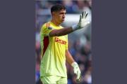 Dibu Martínez volvió al arco del Aston Villa y fue figura en el empate ante Everton