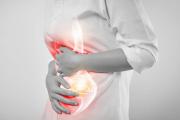 Gastritis: cómo se diagnostica, síntomas y riesgos de consumir antiinflamatorios