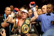 El campeón mundial de boxeo Ricky Hatton fue encontrado muerto en su casa de Manchester