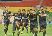 Lindo partido, ocho goles y triunfo de Real Oruro ante Aurora
