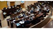 Por fuertes cruces con los jueces, quieren “mandar a estudiar” a los diputados neuquinos