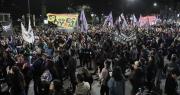 Miles de personas salieron a las calles de Argentina a pedir justicia por triple feminicidio