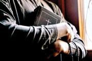 Fiscalía y Cancillería activan proceso de extradición de exsacerdote acusado de abuso sexual