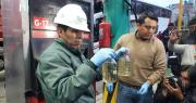 ANH y transportistas inspeccionan surtidores tras denuncias por “mala calidad” de la gasolina en La Paz