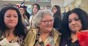 “Mamá siempre las buscó”: Mujer se reencuentra con sus hijas gemelas ‘robadas’ hace 45 años