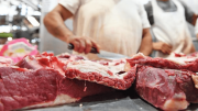 ¡Un producto de lujo! Vendedores y su preocupación por los precios de la carne