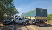 La camioneta que escapó de un control y chocó llevaba casi 12 mil atados de cigarrillos extranjeros y 157 kilos de hojas de coca
