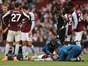 Dibu Martínez volvió al arco del Aston Villa y durmió en un gol pero lo que más preocupó fue un codazo artero a Emiliano Buendía