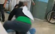 VIDEO.- Violencia escolar en La Plata: una alumna sufrió múltiples traumatismos tras ser agredida por una compañera en el recreo