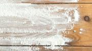 Elimina la grasa y la suciedad de los azulejos de la cocina con un poco de harina