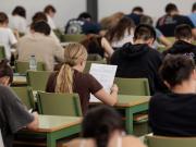 1.624 inscritos buscan 100 becas universitarias de CRE