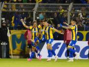 Con otra actuación notable de Di María, Rosario Central le ganó un partido caliente a River y manda en la tabla anual