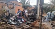 Madre vendía gasolina para ayudar a su familia, pero un galón se incendió con sus hijos durmiendo en su cuarto
