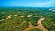 La selva más grande del planeta Tierra alberga el río más caudaloso y largo con olas en reversa