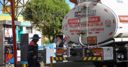 En medio del anuncio de YPFB, surtidores advierten reducción al 40% en programación de combustibles