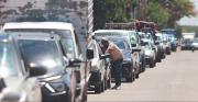 Crisis de combustibles llega a su punto más bajo y surgen contradicciones