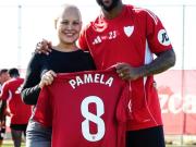 La pareja del capitán de Sevilla dejó atrás un cáncer y Matías Almeyda tuvo otro gesto conmovedor