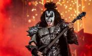 Se desmayó al volante: Gene Simmons, bajista de Kiss, terminó en el hospital
