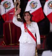 Abogado de Dina Boluarte asegura que la expresidenta permanece en su vivienda y descarta fuga o asilo