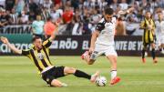 “Como le están robando a Gimnasia”: las redes estallaron tras el penal que no le cobraron al Lobo
