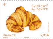 Revolución en el correo francés: salió a la venta una estampilla con aroma a croissant