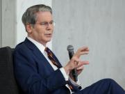 Bessent aclaró que no piden el cese del swap chino, pero advirtió sobre las bases militares