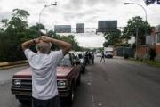 Vuelven las largas colas para abastecerse de gasolina